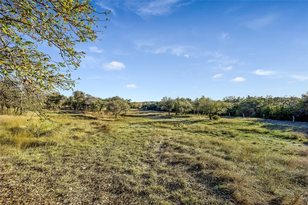 335 Beulah Lane Dripping Springs, TX 78620