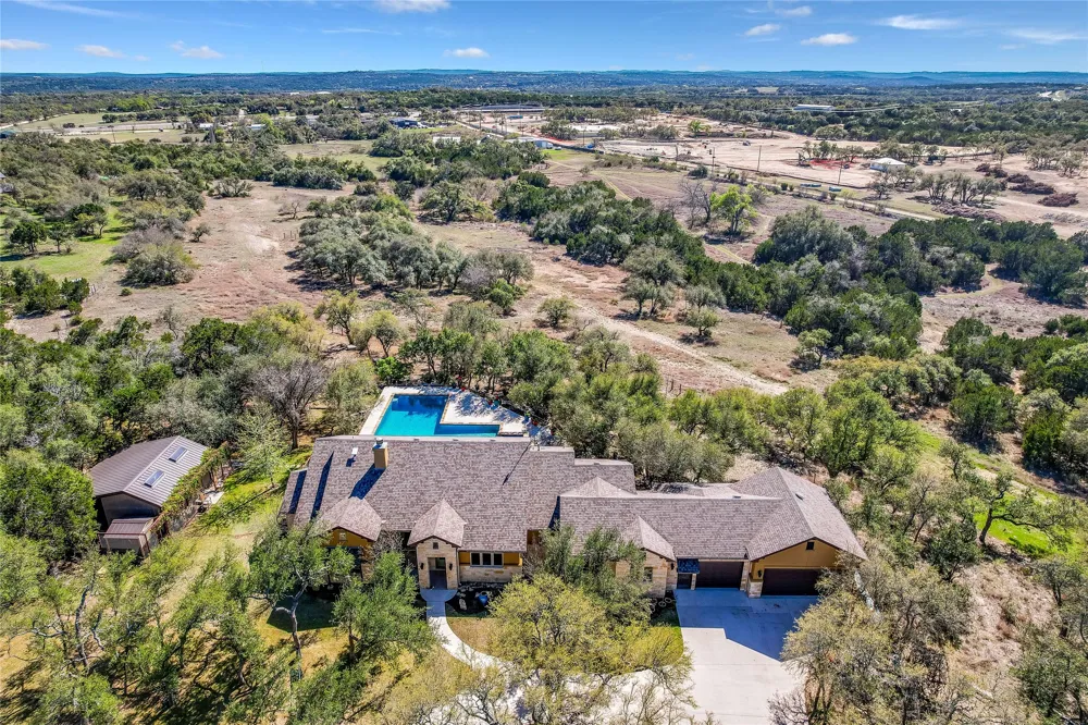 335 Beulah Lane Dripping Springs, TX 78620