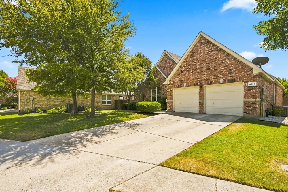 8609 Brook Hollow Drive McKinney, TX 75072