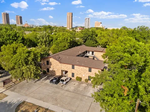 1108 Elm Street #8
