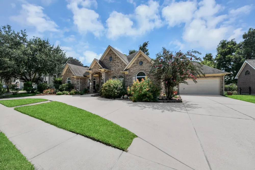 2627 Old South Drive Richmond, TX 77406
