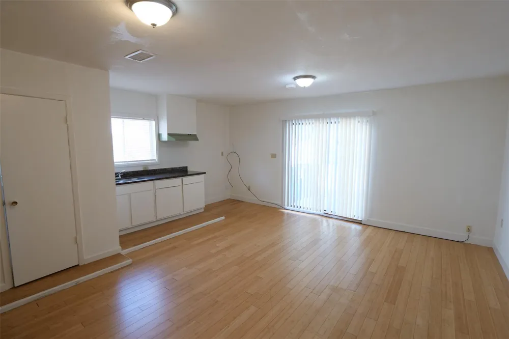 5231 Beechnut Street Houston, TX 77096
