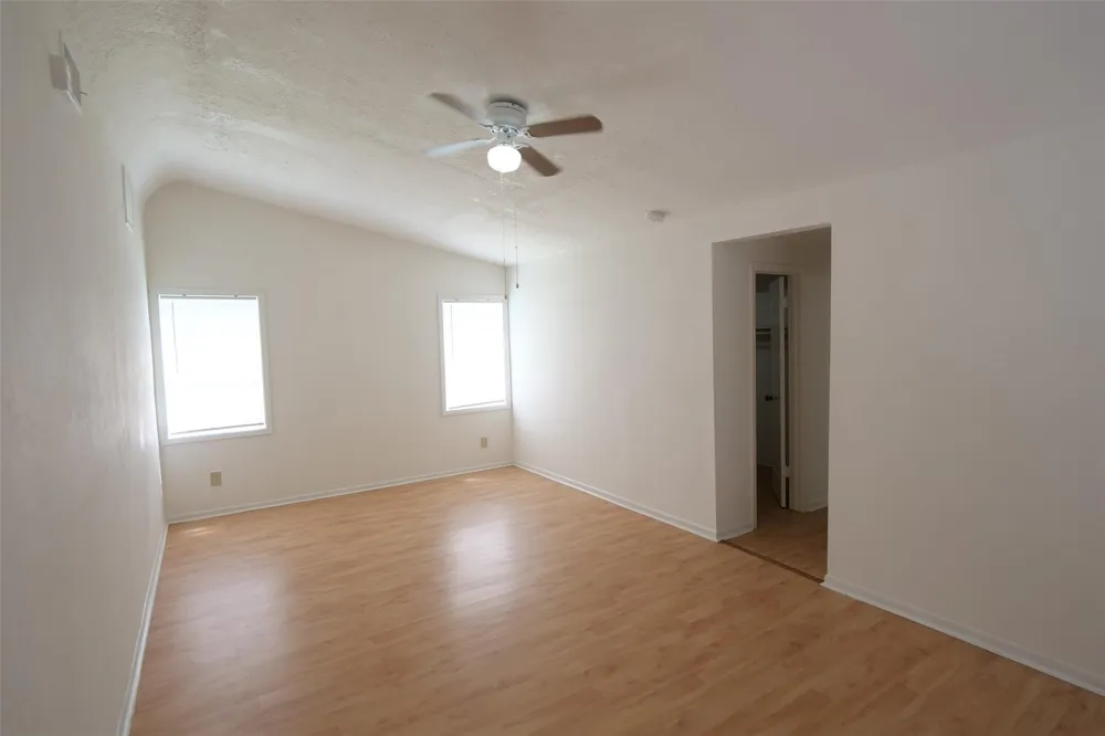 5231 Beechnut Street Houston, TX 77096