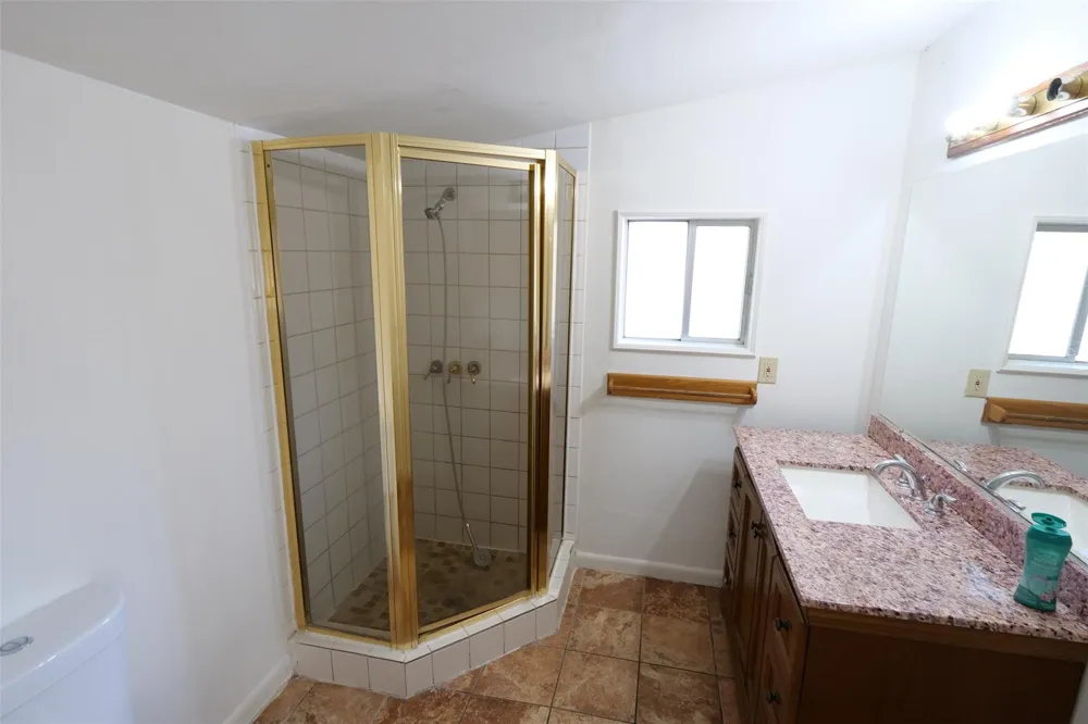 5231 Beechnut Street Houston, TX 77096