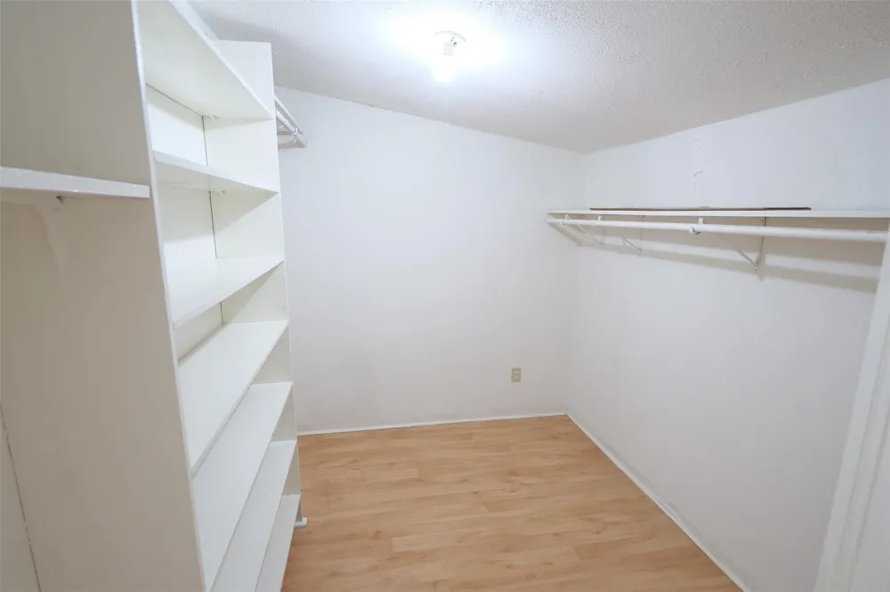 5231 Beechnut Street Houston, TX 77096
