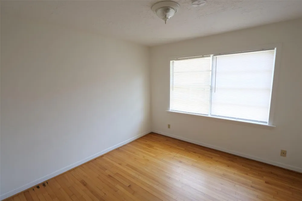 5231 Beechnut Street Houston, TX 77096
