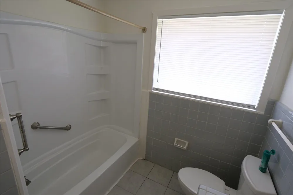 5231 Beechnut Street Houston, TX 77096