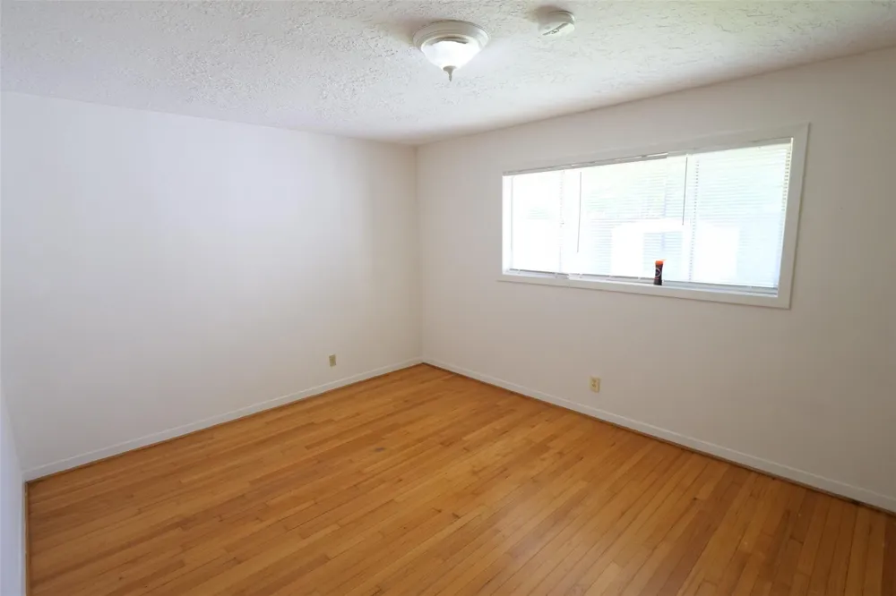 5231 Beechnut Street Houston, TX 77096