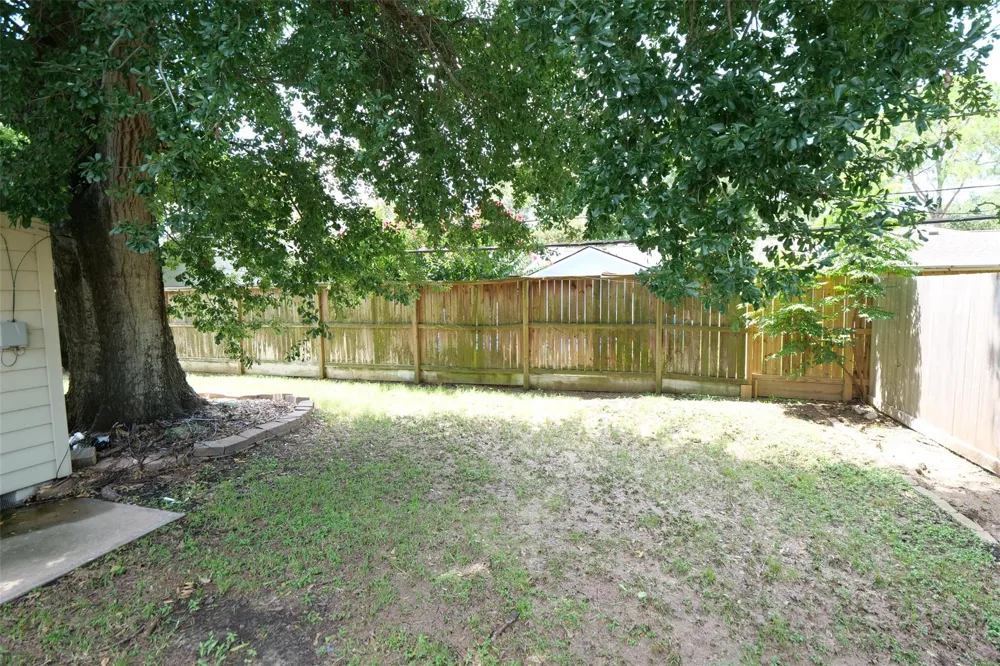 5231 Beechnut Street Houston, TX 77096