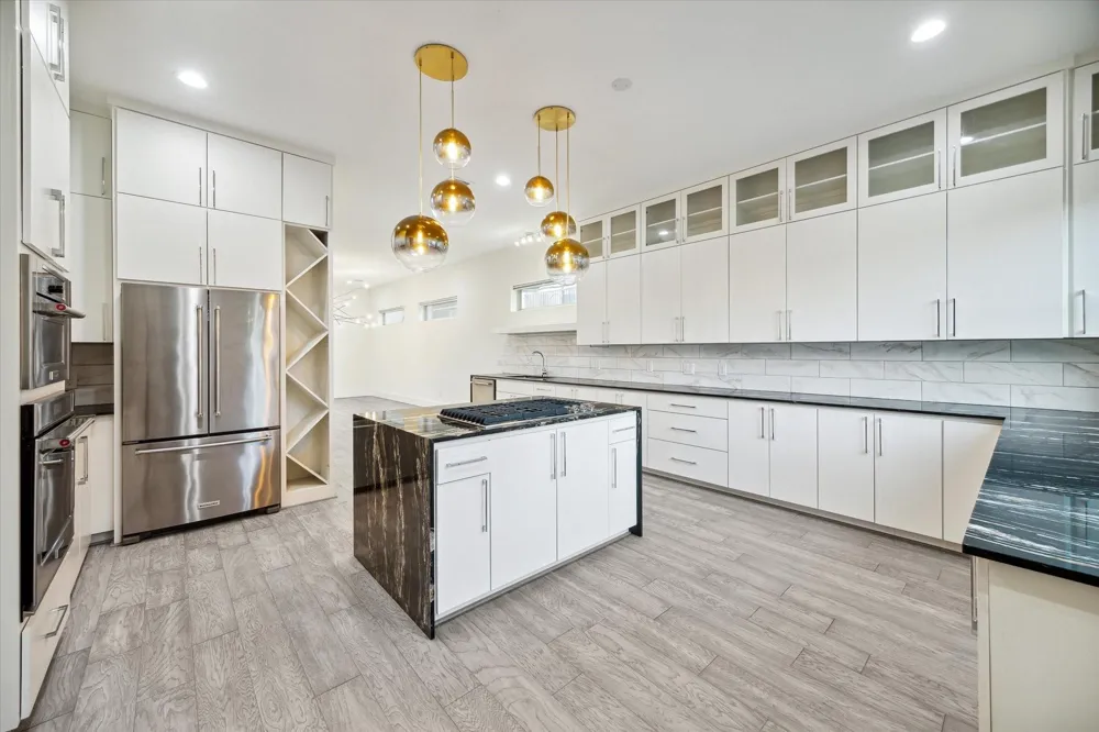 710 Stanford Street #C Houston, TX 77019