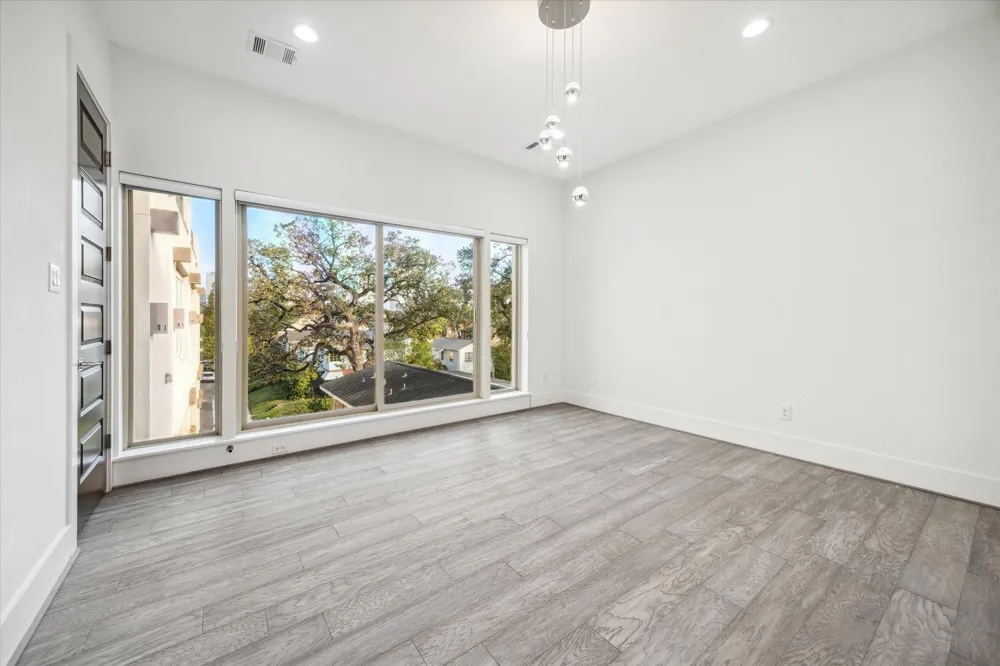 710 Stanford Street #C Houston, TX 77019