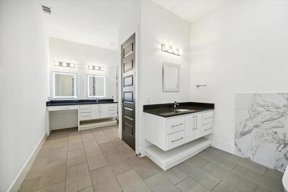 710 Stanford Street #C Houston, TX 77019