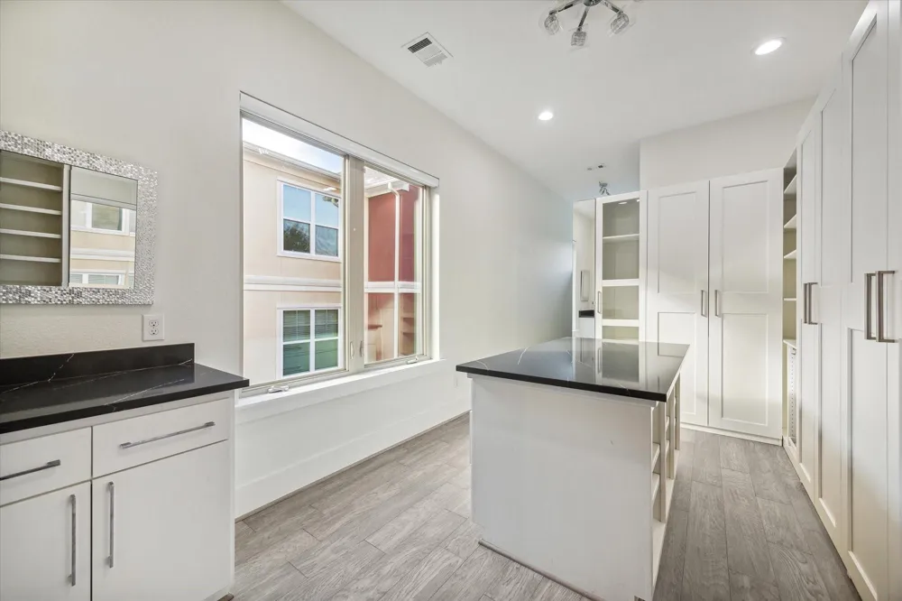 710 Stanford Street #C Houston, TX 77019