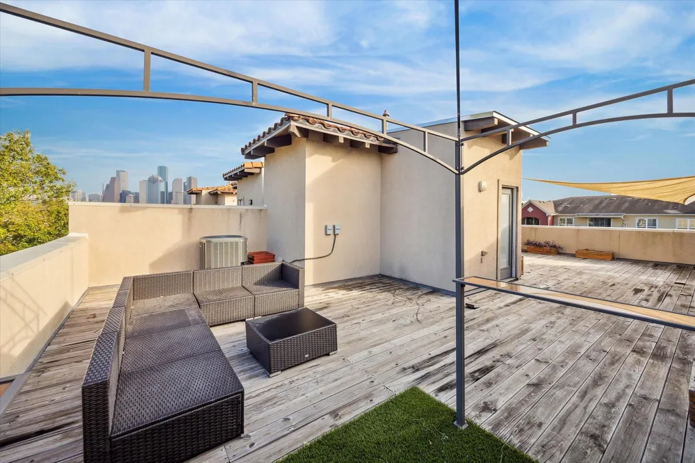 710 Stanford Street #C Houston, TX 77019