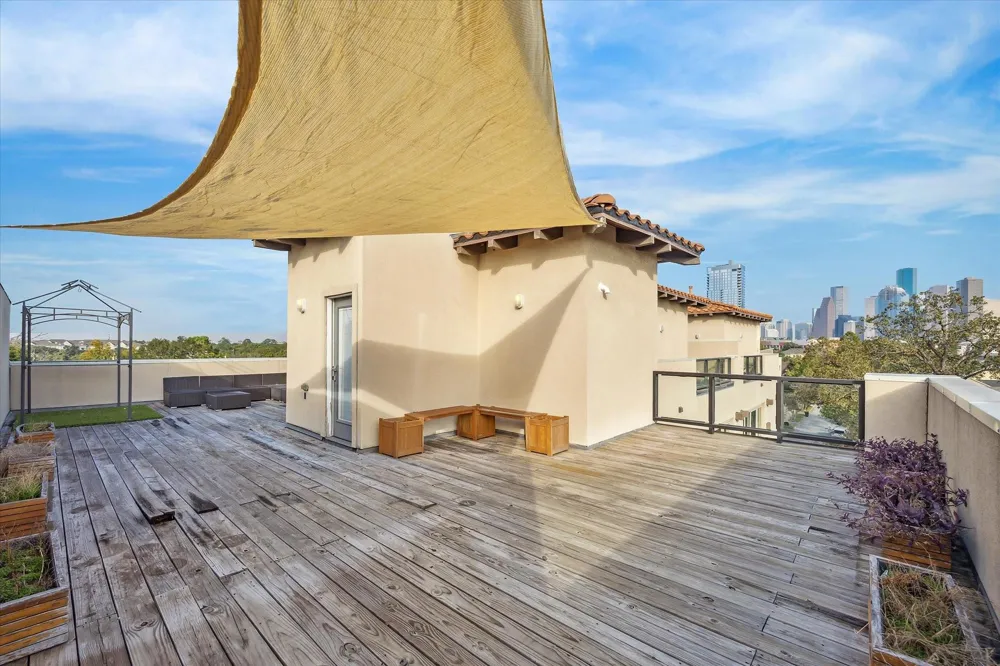 710 Stanford Street #C Houston, TX 77019
