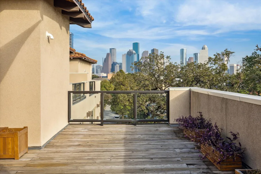 710 Stanford Street #C Houston, TX 77019