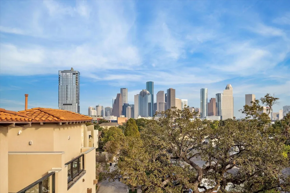 710 Stanford Street #C Houston, TX 77019
