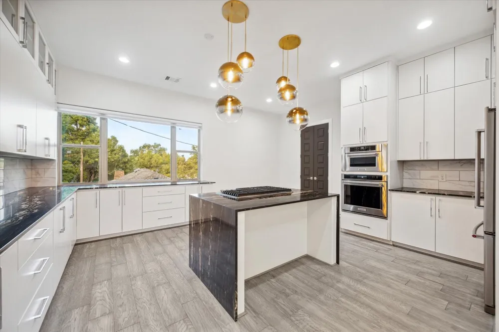 710 Stanford Street #C Houston, TX 77019
