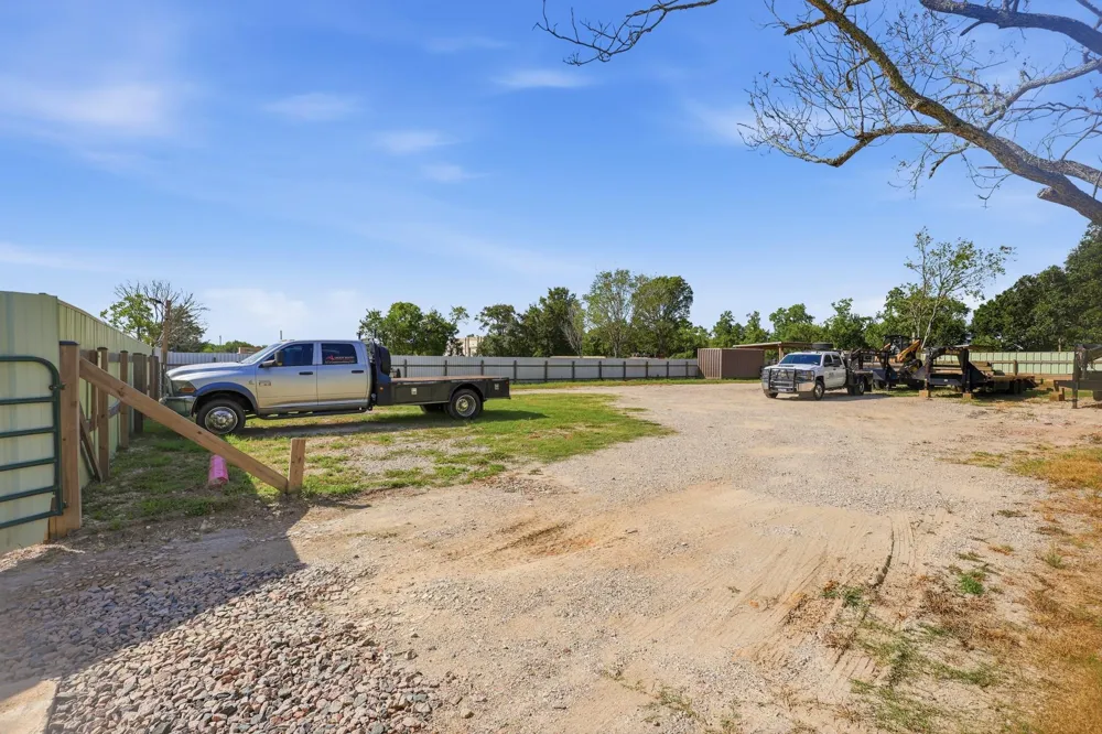 1406 Hill Avenue League City, TX 77573