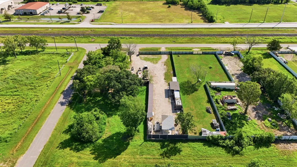 1406 Hill Avenue League City, TX 77573