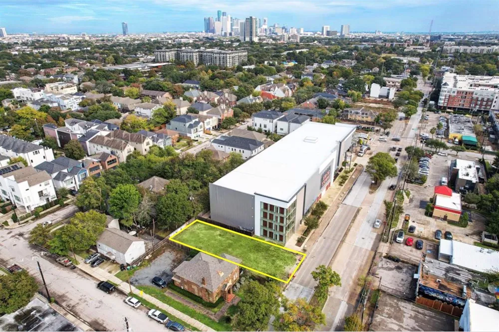 1826 Richmond Avenue Houston, TX 77098