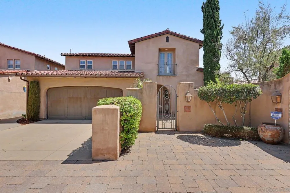 7929 Entrada De Luz East San Diego, CA 92127