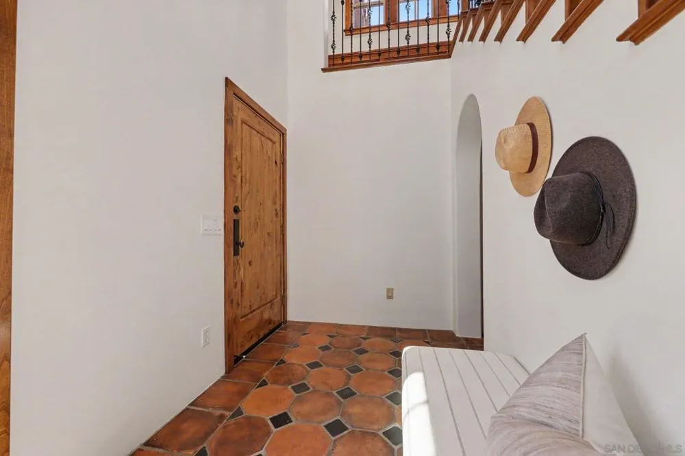 7929 Entrada De Luz East San Diego, CA 92127