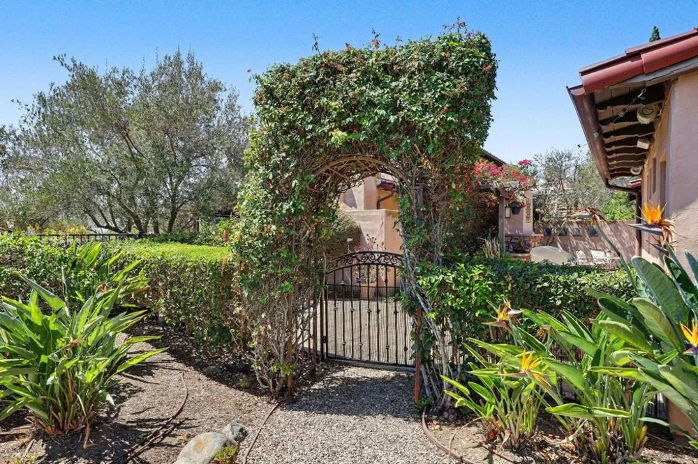 7929 Entrada De Luz East San Diego, CA 92127