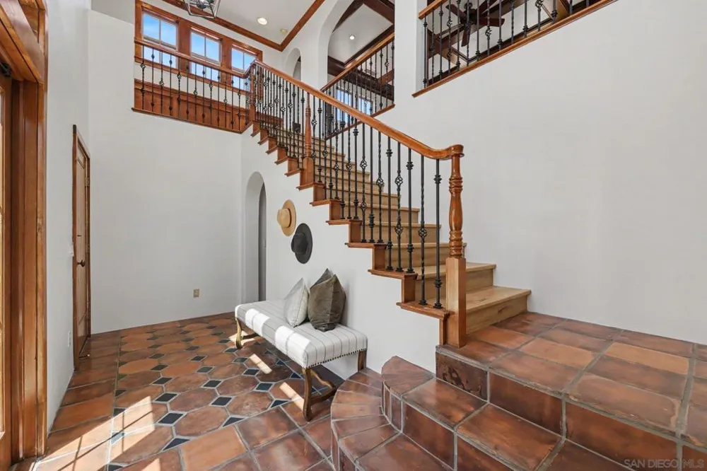 7929 Entrada De Luz East San Diego, CA 92127