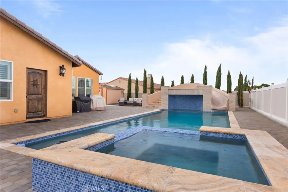 6757 Serrano Hesperia, CA 92345