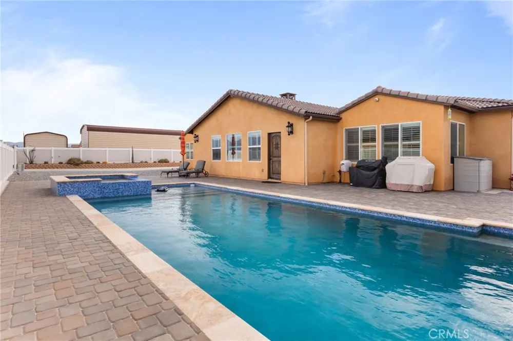 6757 Serrano Hesperia, CA 92345