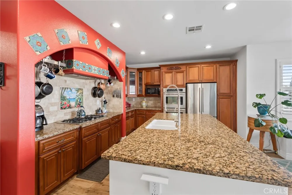 6757 Serrano Hesperia, CA 92345