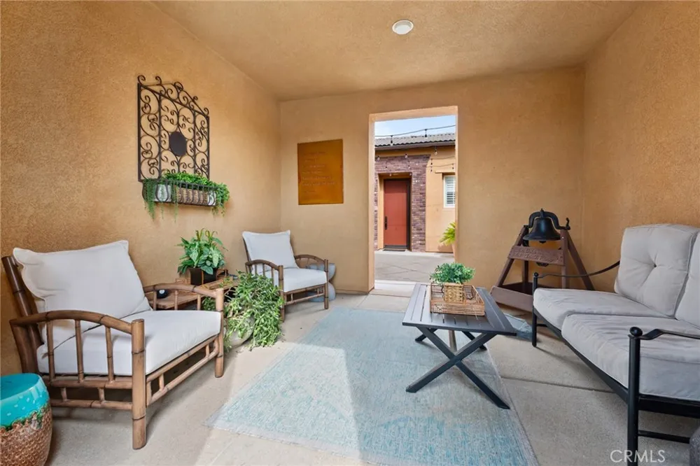 6757 Serrano Hesperia, CA 92345