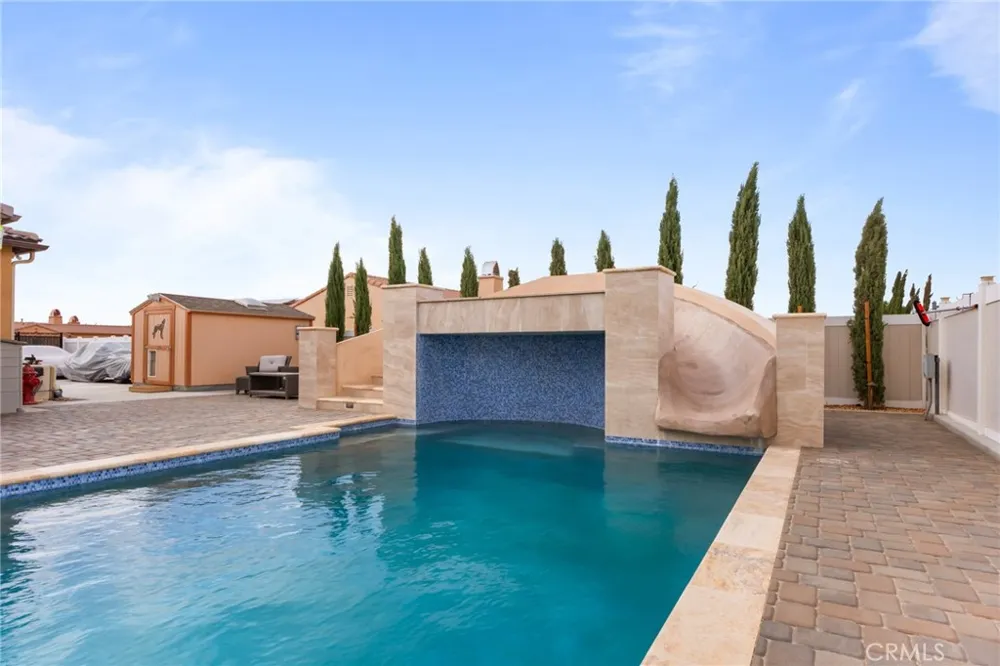6757 Serrano Hesperia, CA 92345