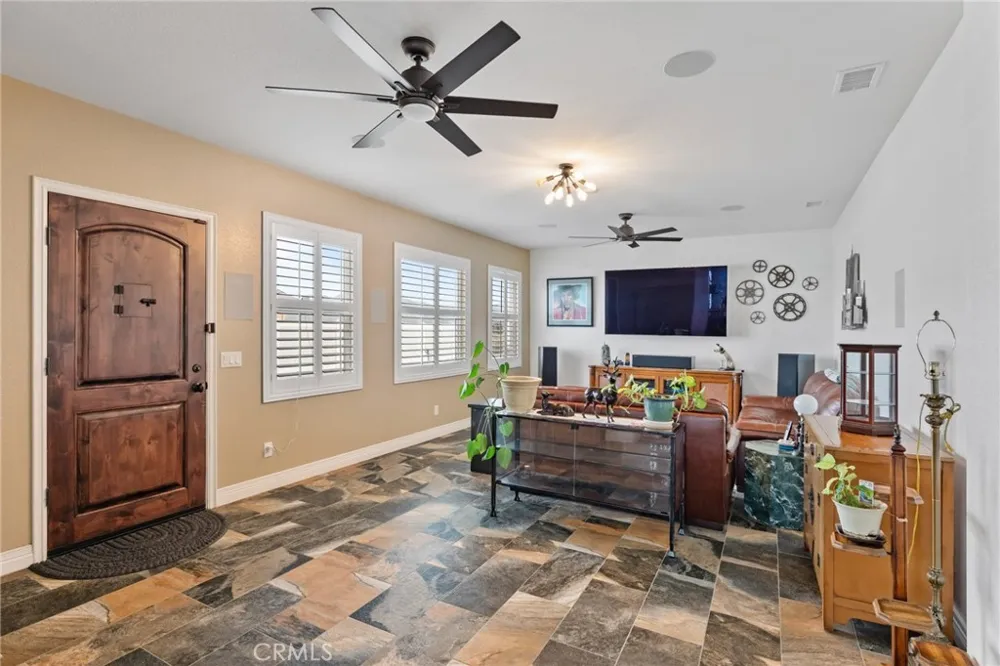 6757 Serrano Hesperia, CA 92345