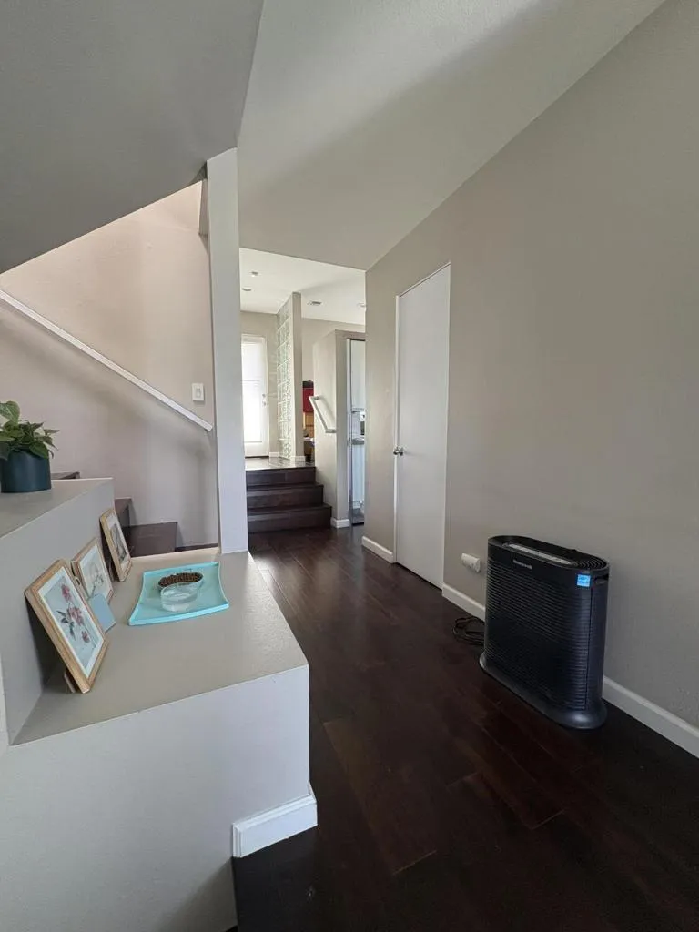 2410 Lyric Avenue Los Angeles, CA 90027