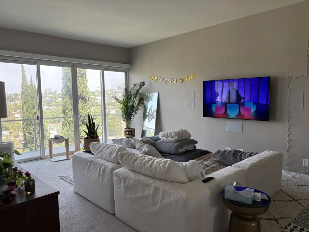 2410 Lyric Avenue Los Angeles, CA 90027