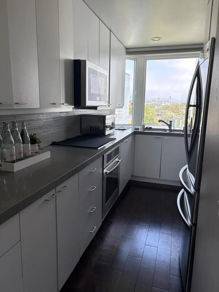 2410 Lyric Avenue Los Angeles, CA 90027