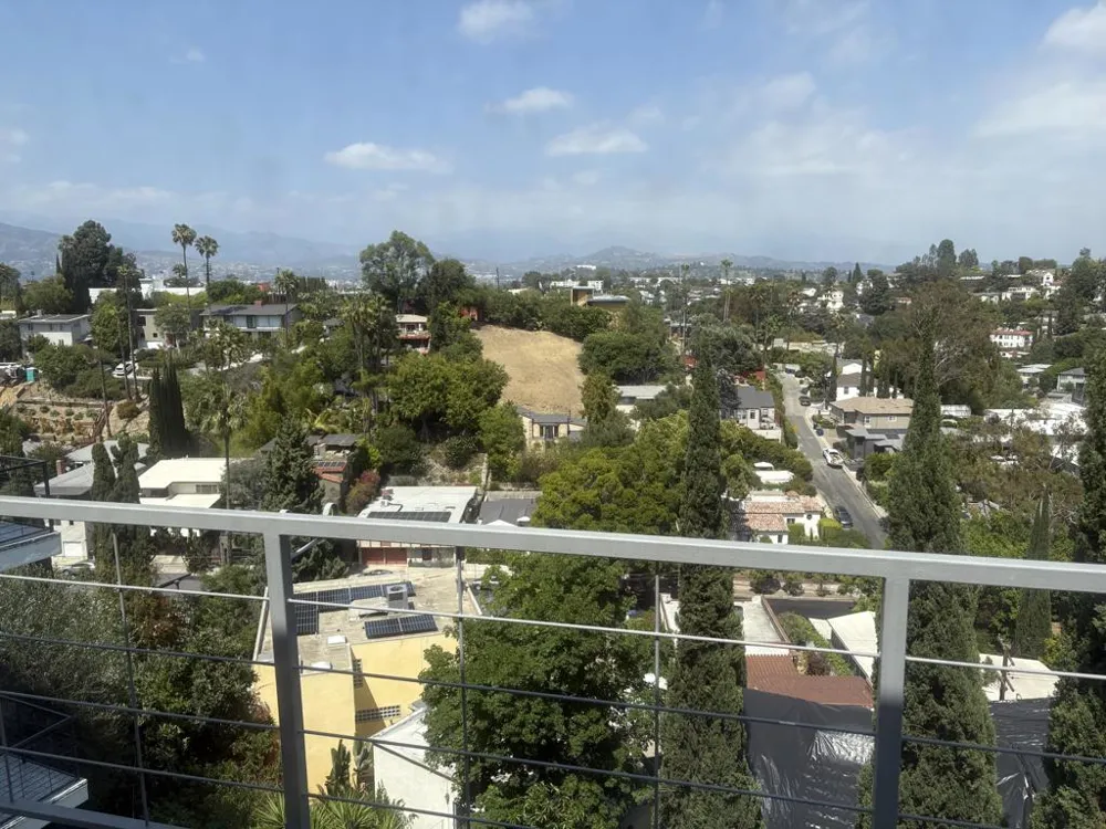 2410 Lyric Avenue Los Angeles, CA 90027
