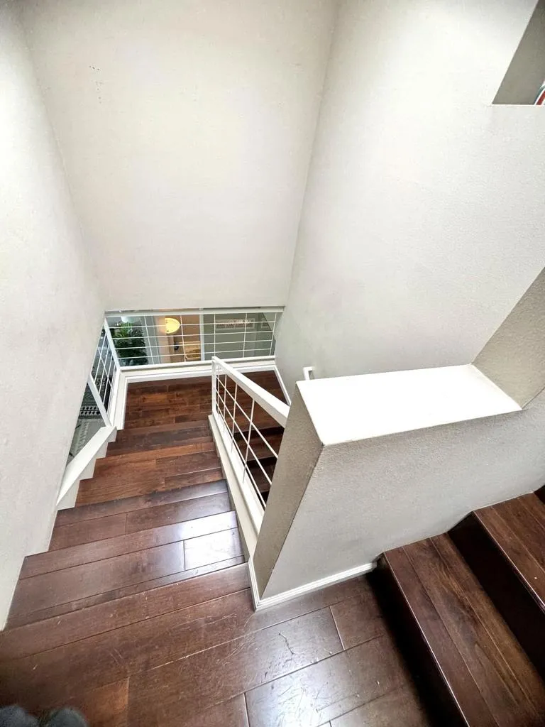 2410 Lyric Avenue Los Angeles, CA 90027