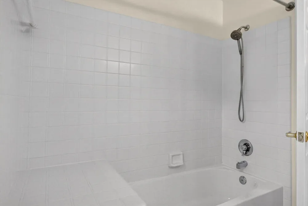 4905 Ravine Court Ann Arbor, MI 48105