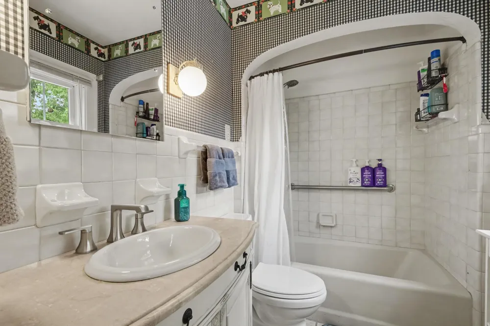 1214 Oakleigh Avenue NW Grand Rapids, MI 49504