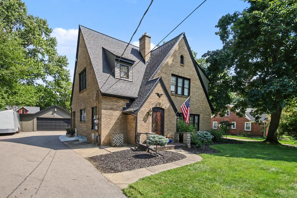 1214 Oakleigh Avenue NW Grand Rapids, MI 49504