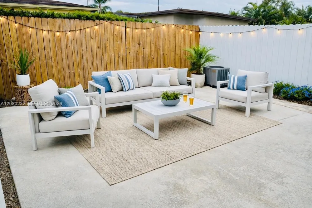 255 W 64th St Hialeah, FL 33012