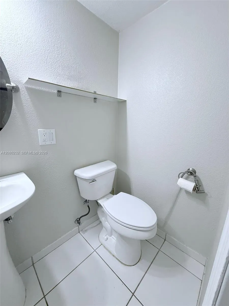 255 W 64th St Hialeah, FL 33012