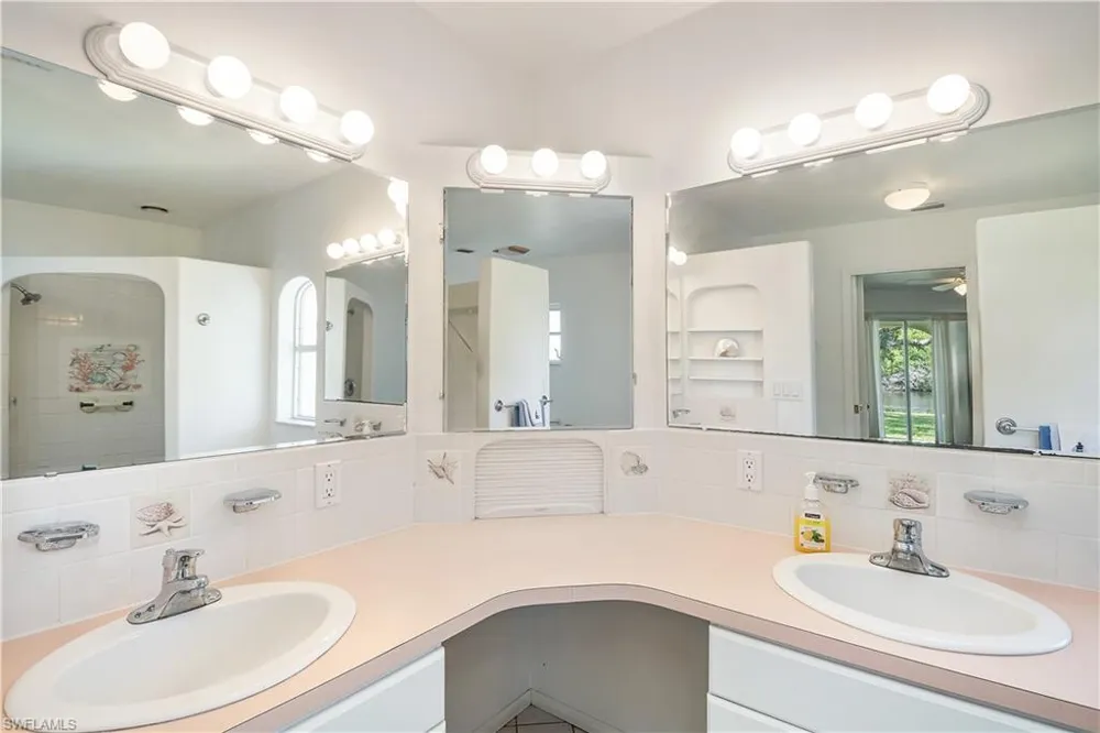 1285 Driftwood Drive North Fort Myers, FL 33903