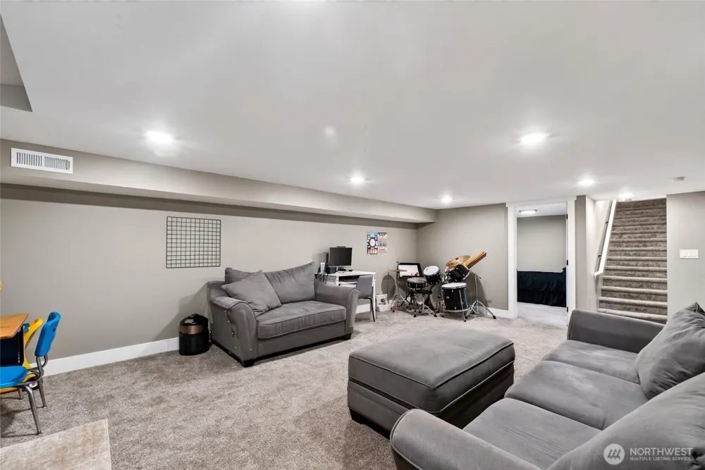 39611 62nd Avenue E Eatonville, WA 98328