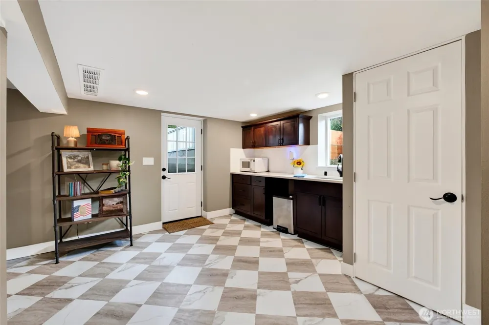 39611 62nd Avenue E Eatonville, WA 98328