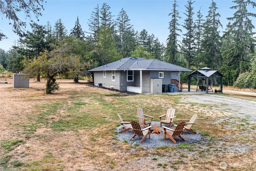 39611 62nd Avenue E Eatonville, WA 98328