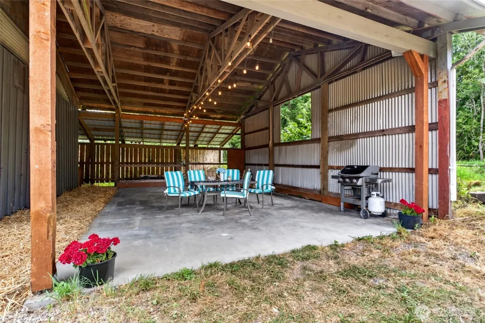39611 62nd Avenue E Eatonville, WA 98328